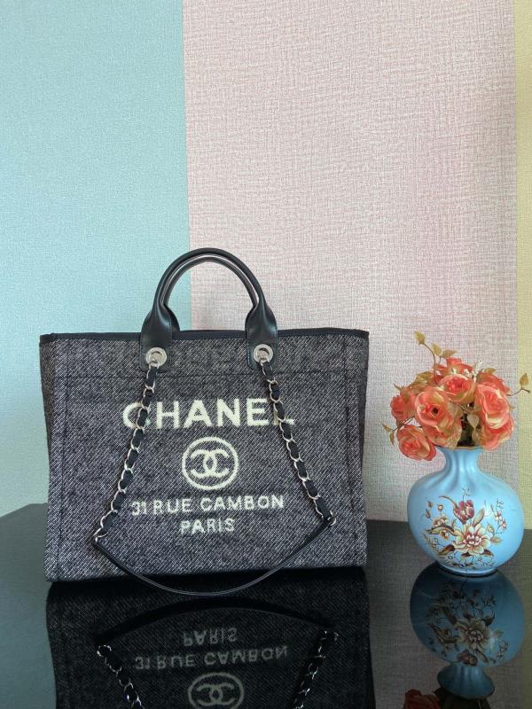 Chanel Handbags 639